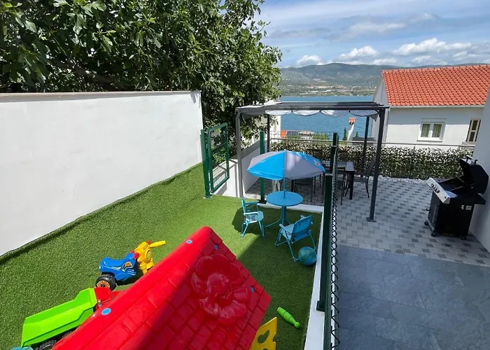 Delux Eva Trogir