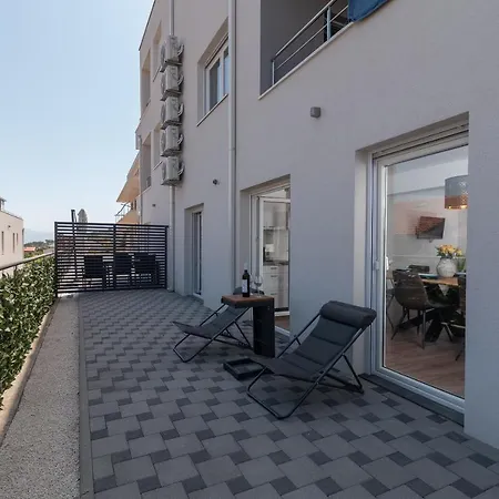 Delux Eva Apartment Trogir