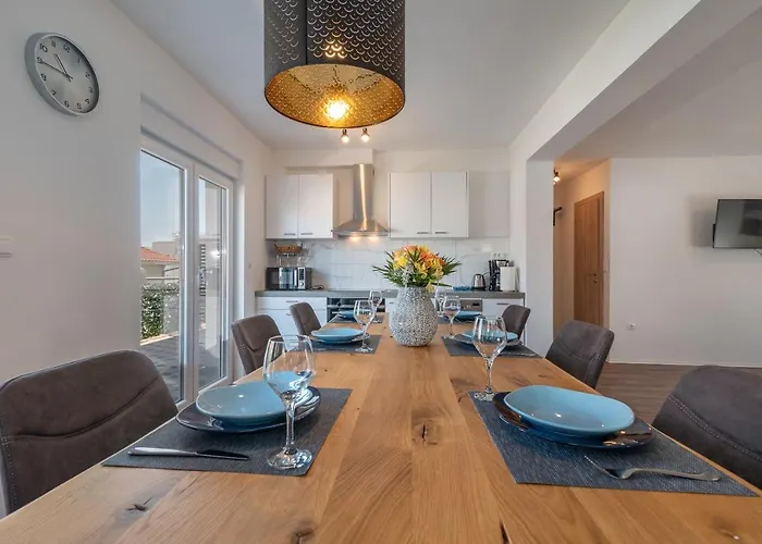 Delux Eva Apartment Trogir